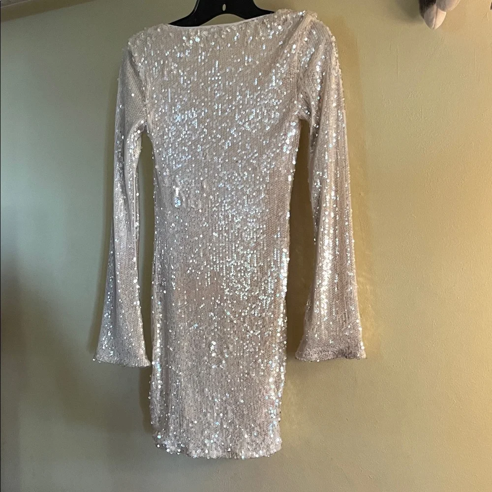 Wild Fable bell sleeve fully lined Cream Sequin Long Sleeve Dress - Picture 3 of 5